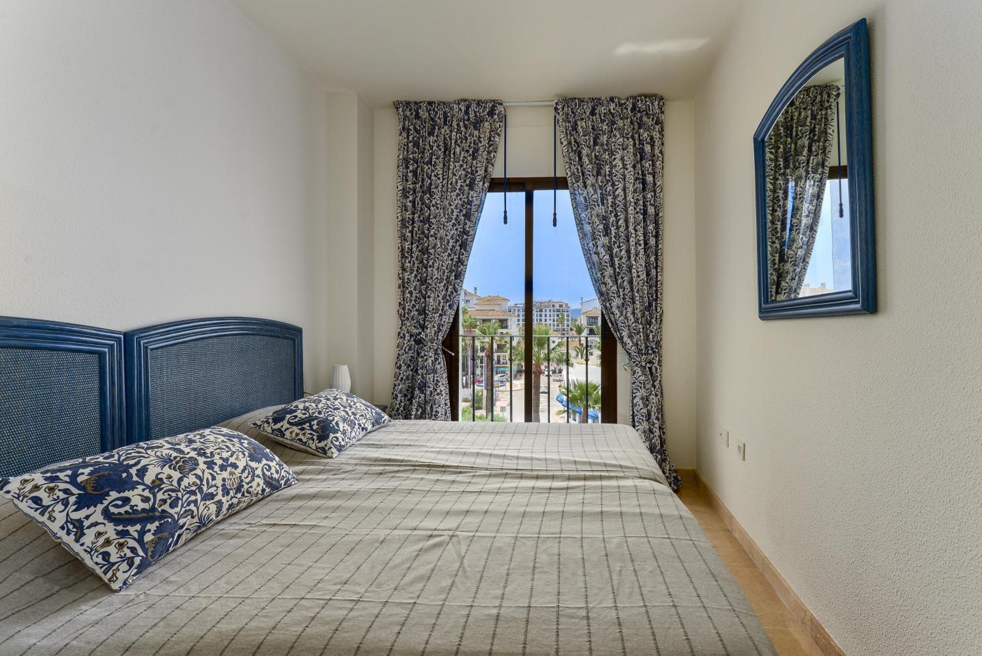 Duquesa Port Retreat Apartment Manilva Ngoại thất bức ảnh